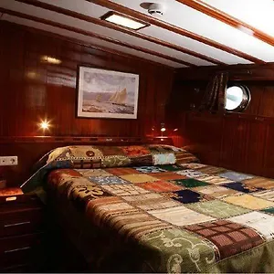 2* Bateau-hôtel Tersane Iv Vincitore 4 Di Bruno Barbieri