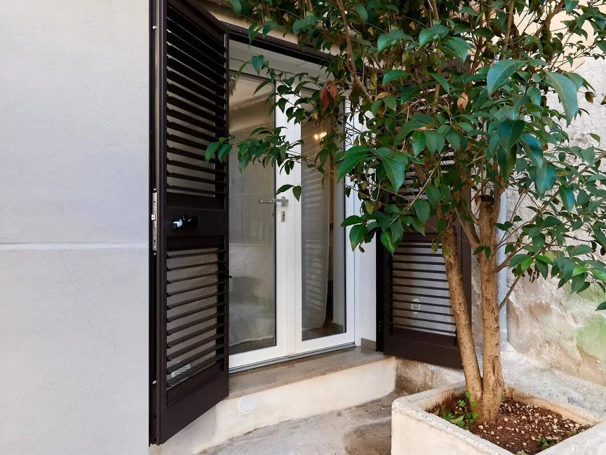 La Casa Di Chele Hotel Palermo 0*,